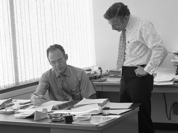 Gordon Moore y Robert Noyce en Intel en 1970