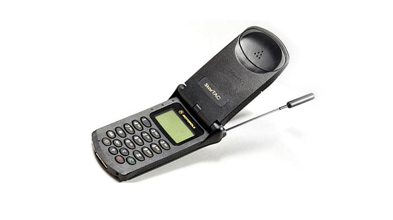 Motorola StarTAC, la joya móvil de los 90