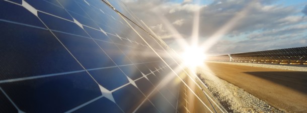 Ya puedes reservar tu techo solar de Tesla por 1.000 dólares