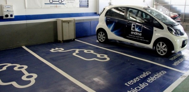 aparcamiento inteligente para coches eléctricos