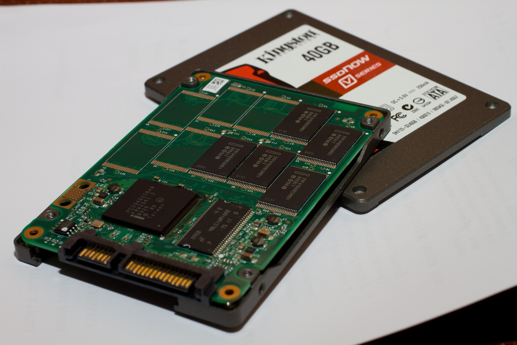 llegada a nombre de Comienzo HDD vs SSD: ¿cómo se diferencian y cuál es mejor?