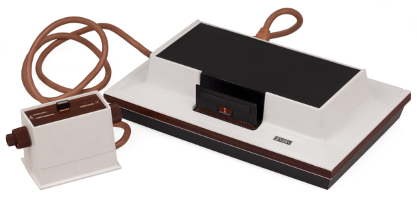 1024px-Magnavox-Odyssey-Console-Set