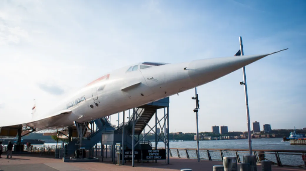 Avión supersónico silencioso