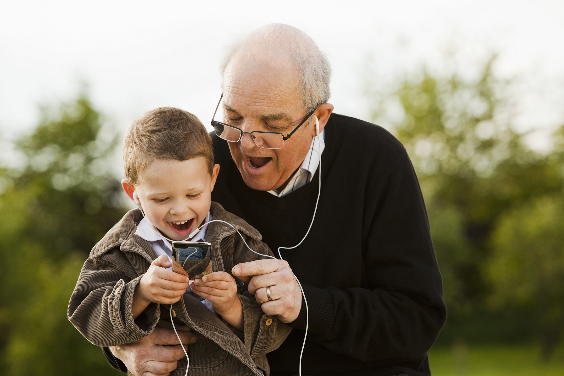 Abuelo Y Nieto Tecnología 