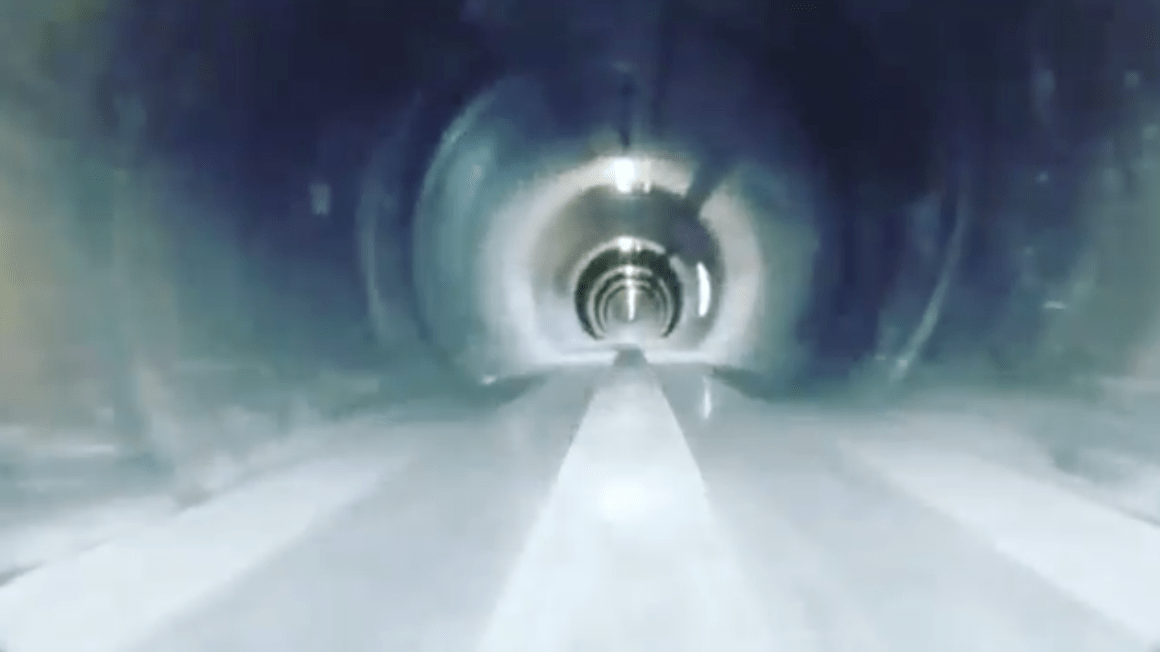 Las cápsulas de Hyperloop ya alcanzan los 324 km/h