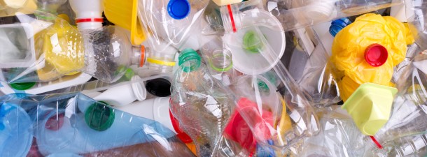 Inventan un plástico ecológico a partir del limón