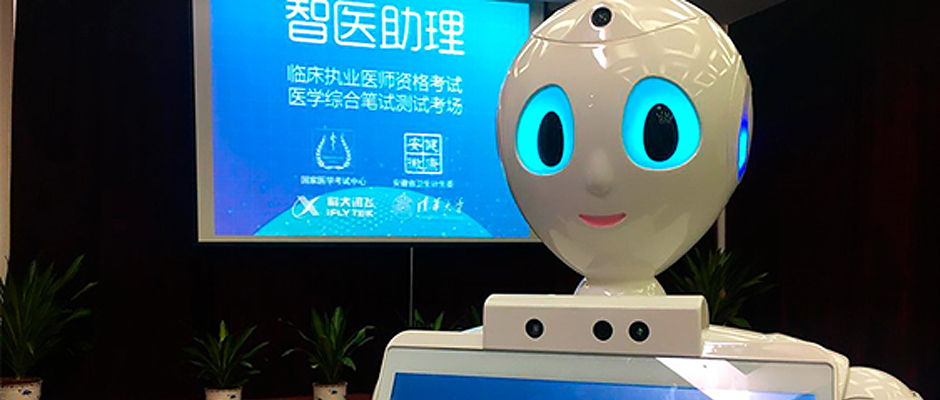 robot médico inteligencia artificial