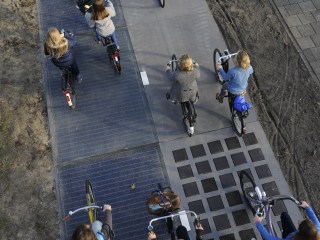 Carril bici solar