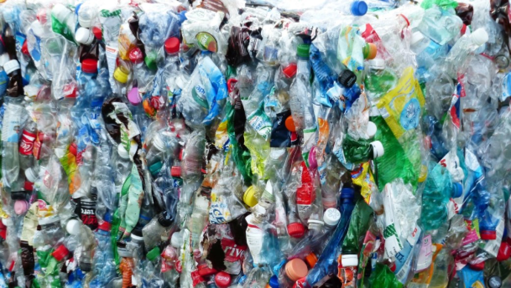 El bioplástico es una alternativa pero debemos cambiar ciertos hábitos