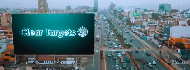 Identificando audiencias que transitan por soportes publicitarios en Perú