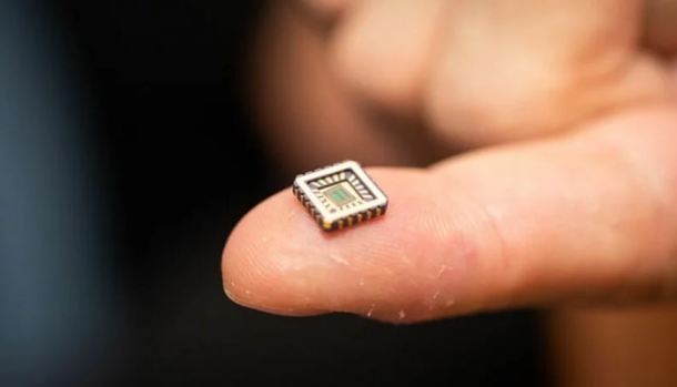 Neurona artificial, chips