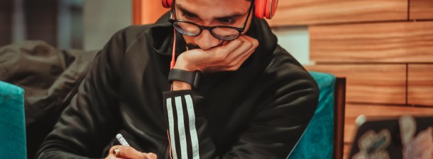Escuchar música para trabajar mejor, ¿mito o realidad?