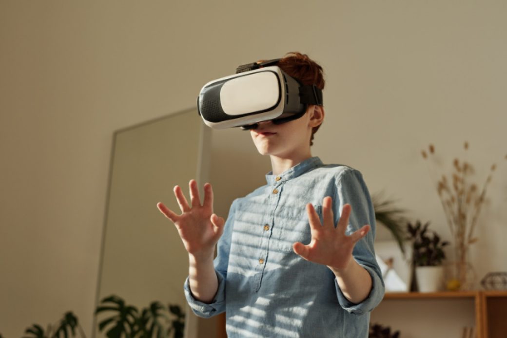 La realidad virtual no tiene por qué afectar a la salud visual de los menores