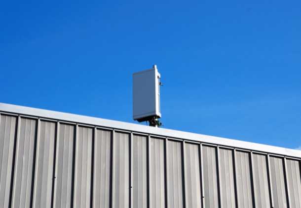 El 5G, un paso clave para la fábrica inteligente 3 Antena 5G