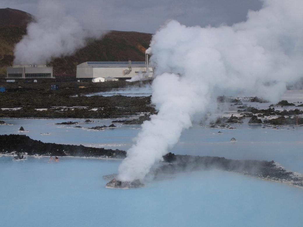 Islandia aprovecha la energía geotérmica de su territorio para crear electricidad y calentar hogares