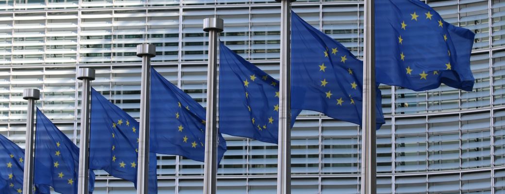 Banderas de la Unión Europea, que pretende aprobar la Identidad Digital Europea