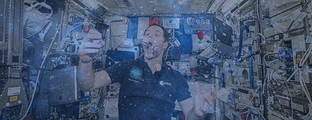 cabecera texto galaxia cultivo espacio astronauta come macarrón francés
