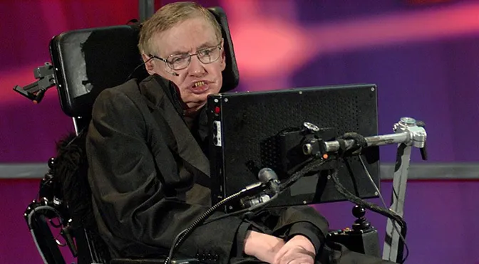 Stephen Hawking con el monitor creado por Intel para devolverle la voz