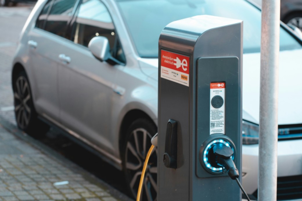 Los híbridos enchufables combinan lo mejor del combustible y el eléctrico